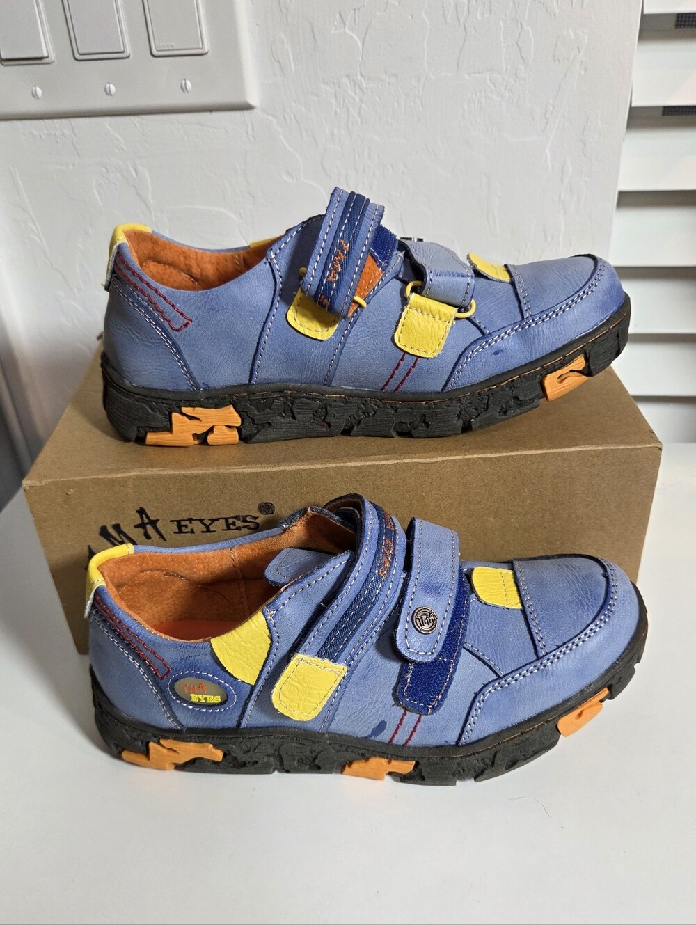 NWT TMA EYES Blue Leather Hook & Loop Casual Walking Shoes Size 6.5 US